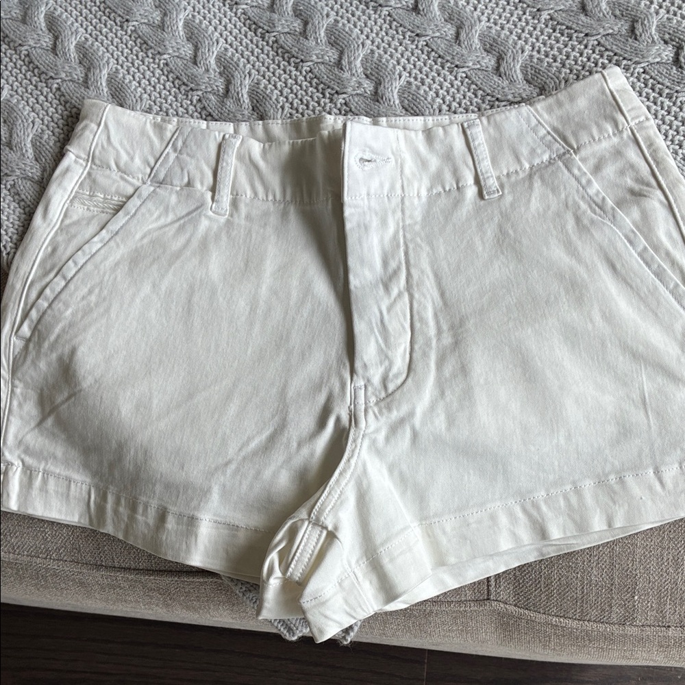 American Eagle Outfitters High Waist White Shorts Size 6